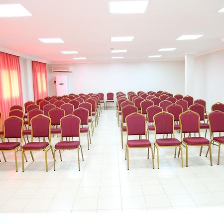 Hotel La Rose Blanche Abidjan Kültér fotó