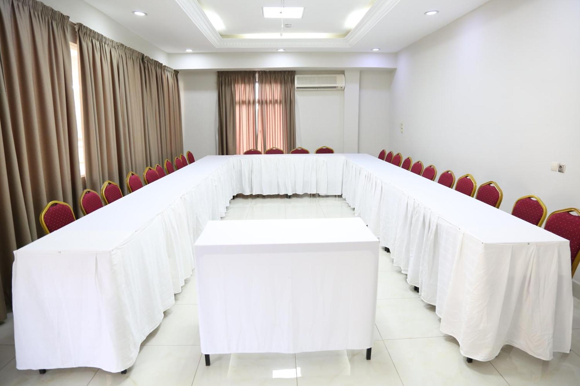 Hotel La Rose Blanche Abidjan Kültér fotó